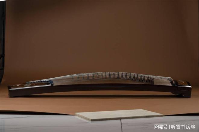 入门级古筝选购:初学者该关注音色还是材料?