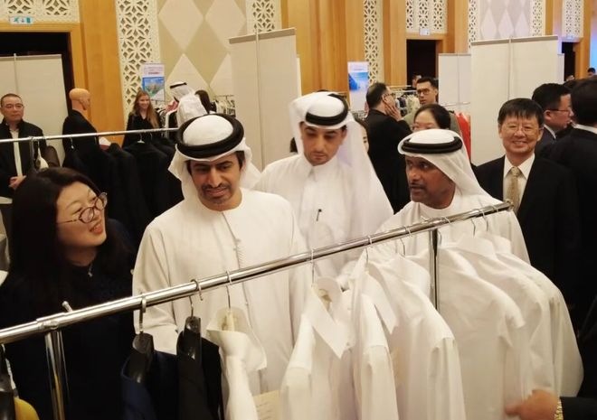 惊天反转！先加征100%关税又豁免数十种产品中美将举行经贸磋商中国纺织企业该怎么破局？